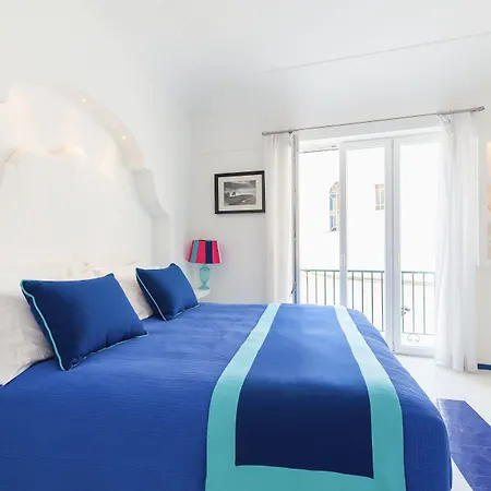 Boutique In Piazzetta Capri