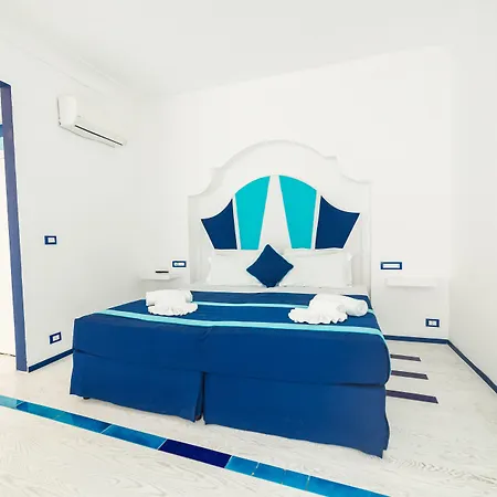 Boutique In Piazzetta Κάπρι