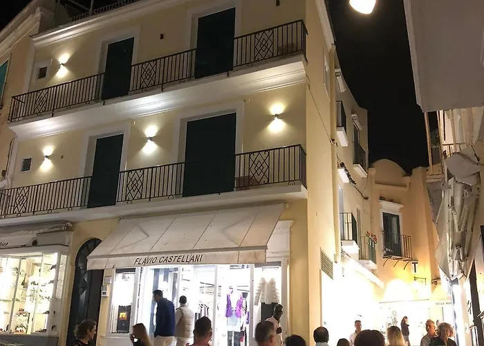 Boutique In Piazzetta 4*